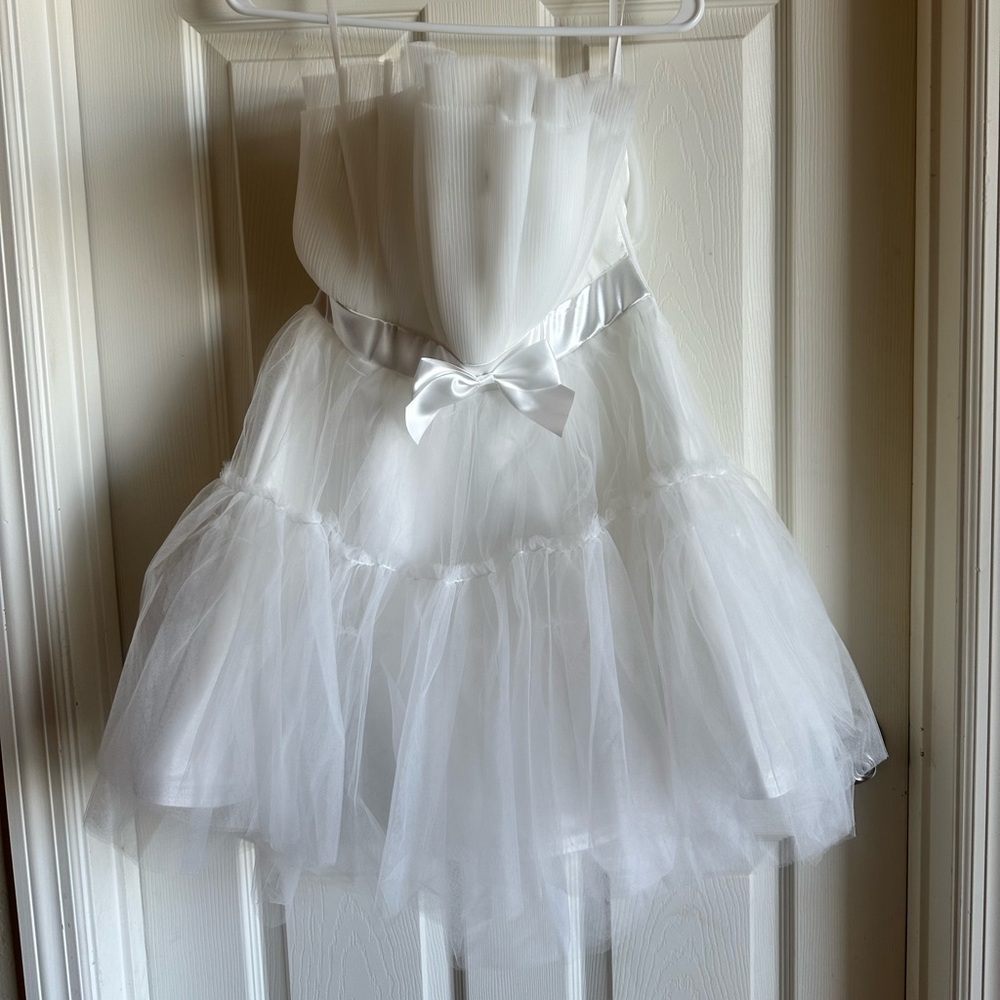 Elegant White Tulle Dress ~ **NWOT**